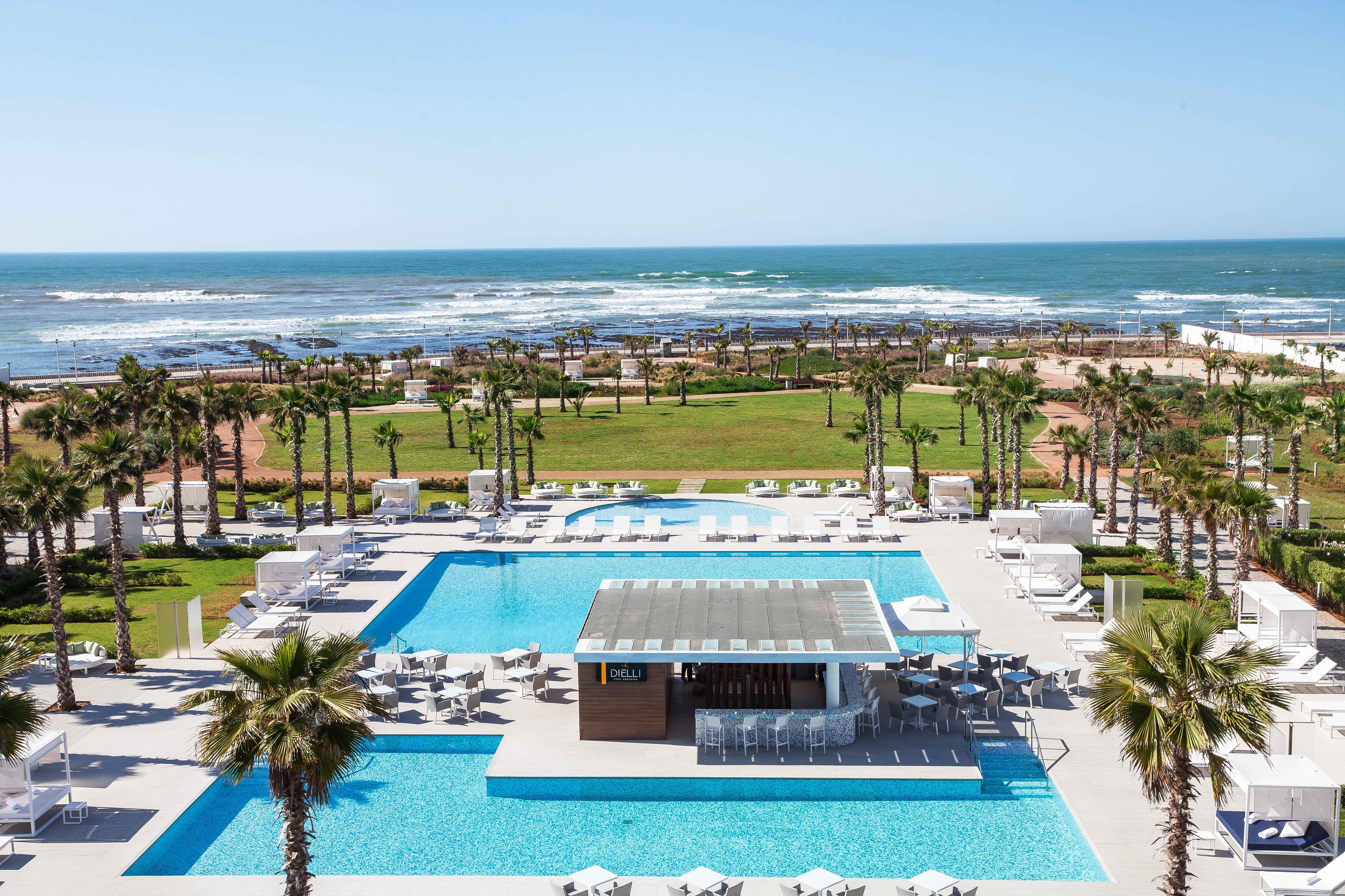 The View Bouznika Hotel Buitenkant foto The pool at the Hilton Tel Aviv
